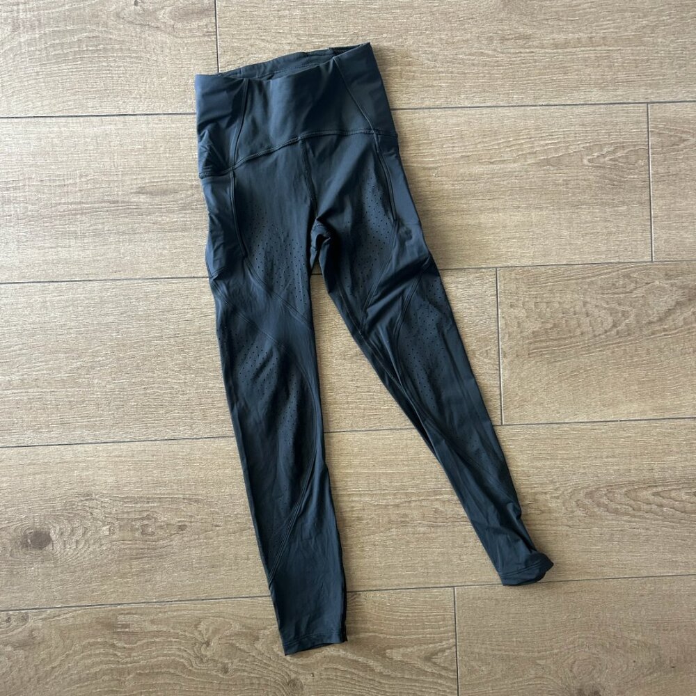 Dark gray Lululemon leggings